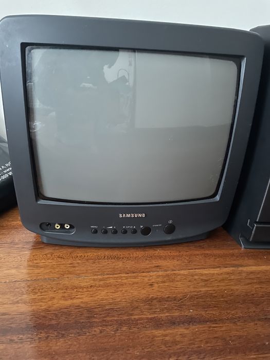 Vendo duas televisões antigas