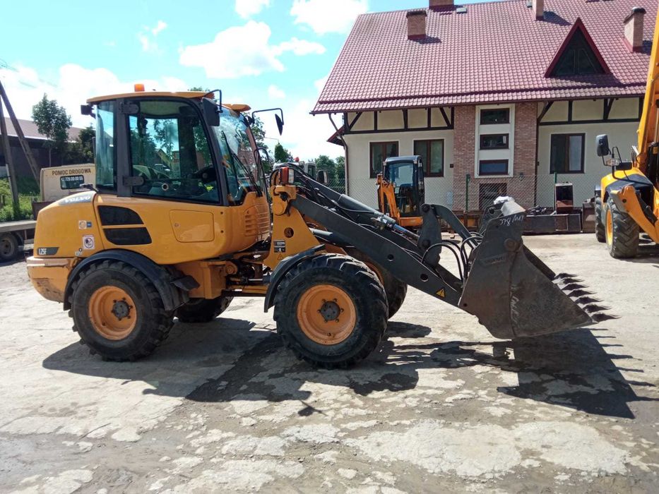 Wypożyczalnia koparki, ładowarki teleskopowe ,koparko ładowarki itd