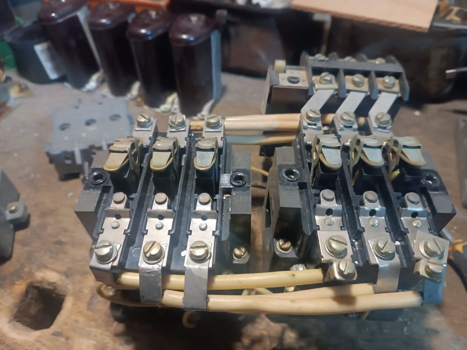 Продам электромагнитный пускатель ПМА 3104