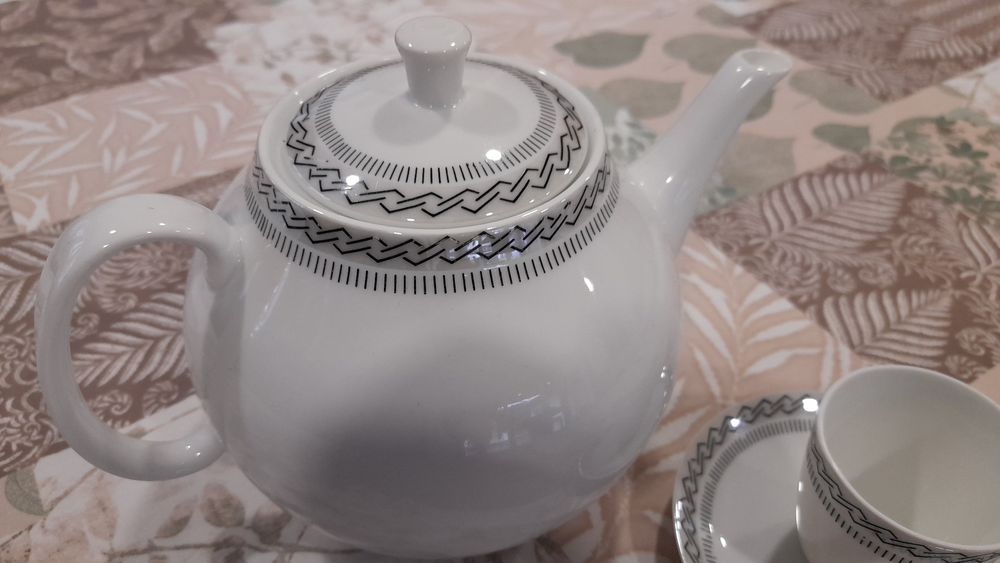 Bule e chávena vista alegre