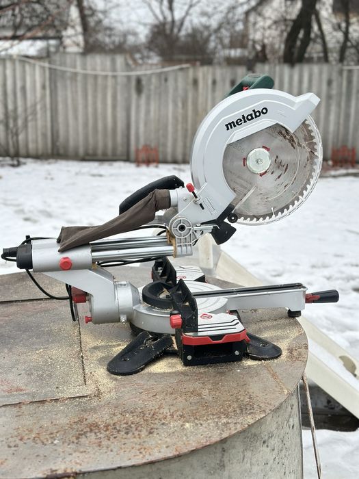 Metabo KGS 305 M (305 мм, 2 кВт)