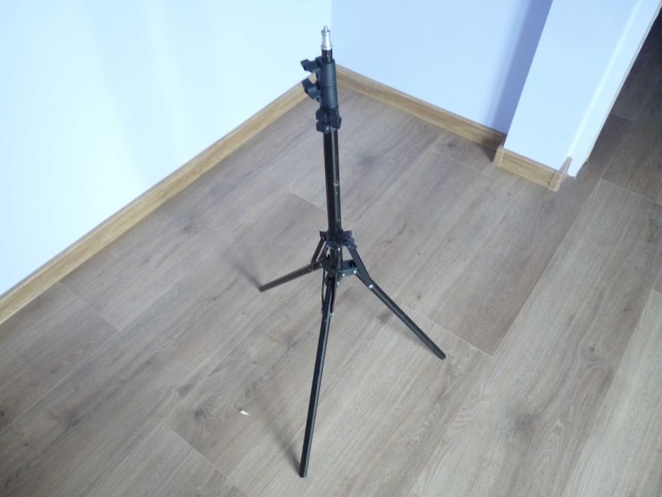 66. statyw do aparatu
