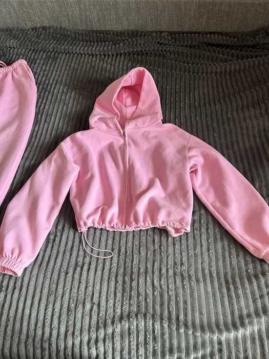 Fato de treino cor-de-rosa para mulher