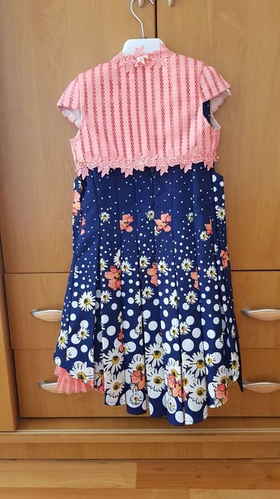 Святкова сукня на дівчинку 5-6 років