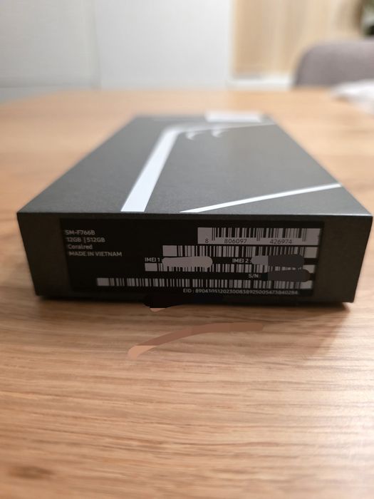 Samsung Z Flip7 512GB como Novo