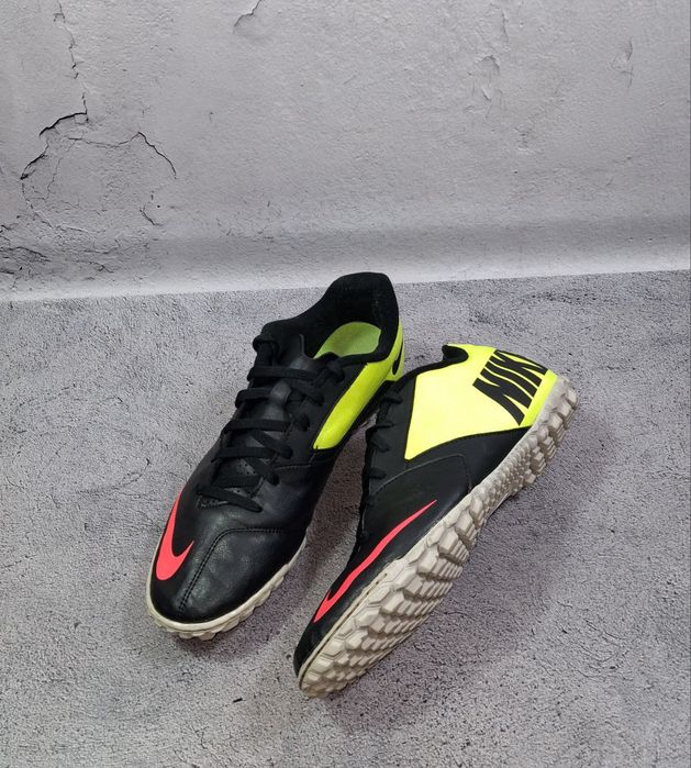 Сороконожки Nike Bomba 2 футбольные копочки Mercurial Vapor