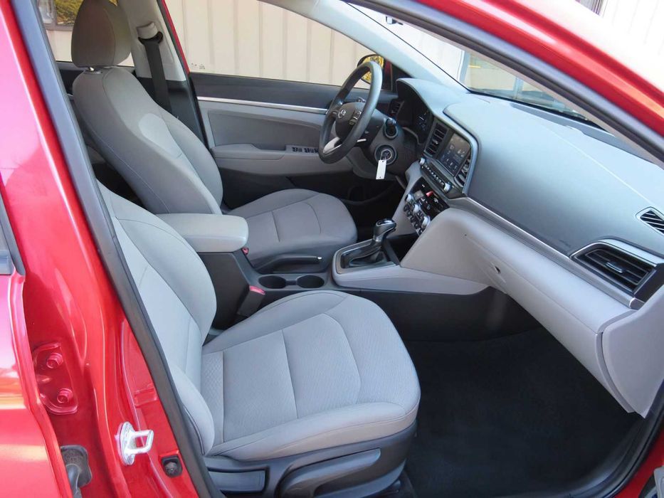 Hyundai Elantra SEL      2020