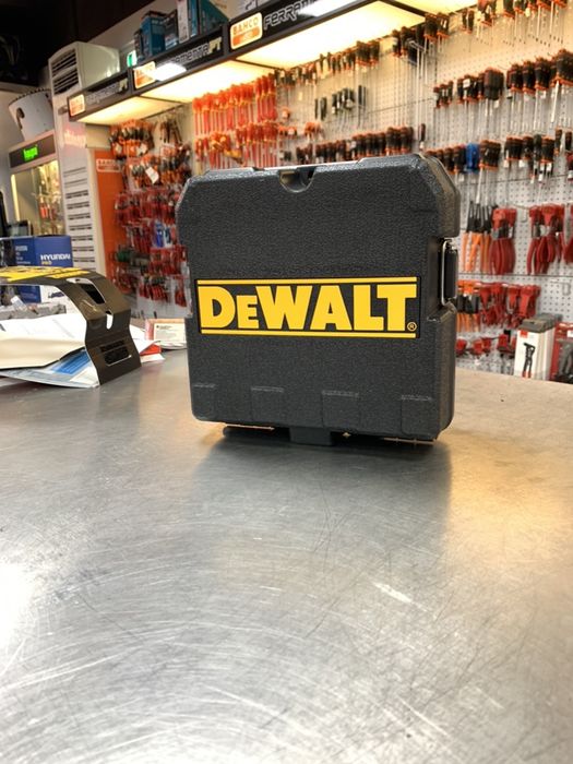Nivel Laser Luz Verde Cruzado DeWalt DW088CG