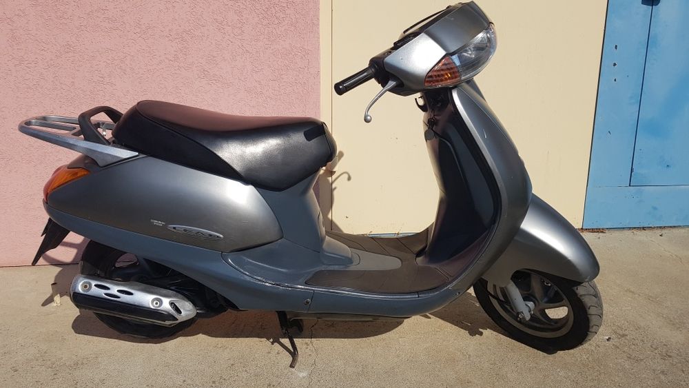 Продам двохмісний скутер Honda lead af 48