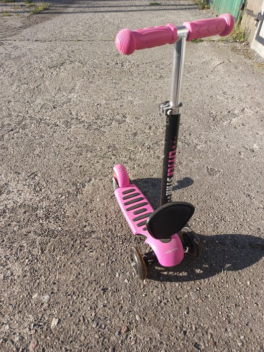 Różowy jeździk, Milly Mally, Scooter Little Star, hulajnoga 3-kołowa,