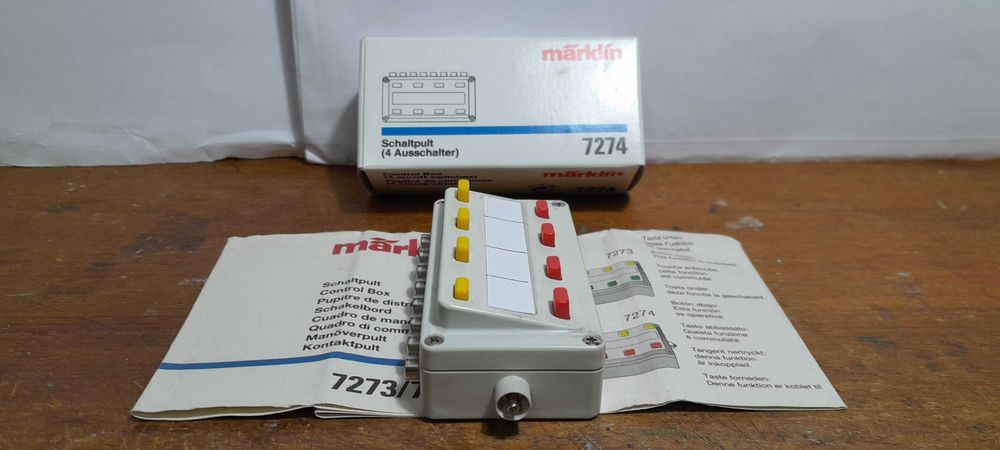 Comando para ligar/desligar quatro circuitos elétricos -Marklin 7274-.
