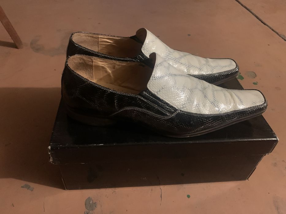 Мокасини з шкіри пітона