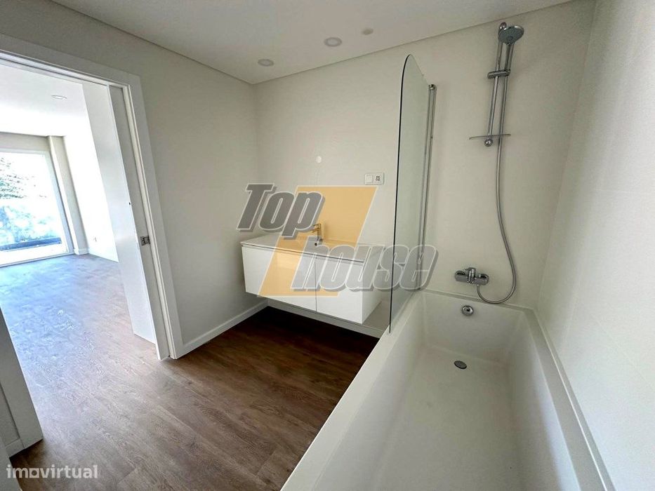 Apartamento T2 Novo Para Arrendar | Costa Da Caparica