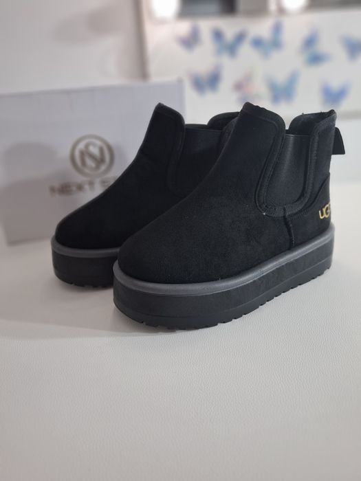 Piękne damskie kozaczki