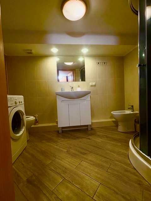 Подобово  новобудова м.Чернігівька ,м.Дарниця,м.Лісова