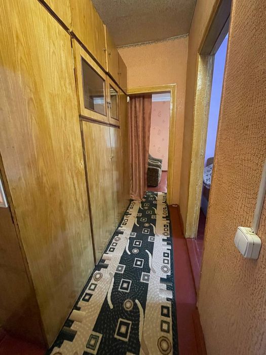 3-Кімнатна квартира в місті Буринь , біля автовокзалу , з гаражем !