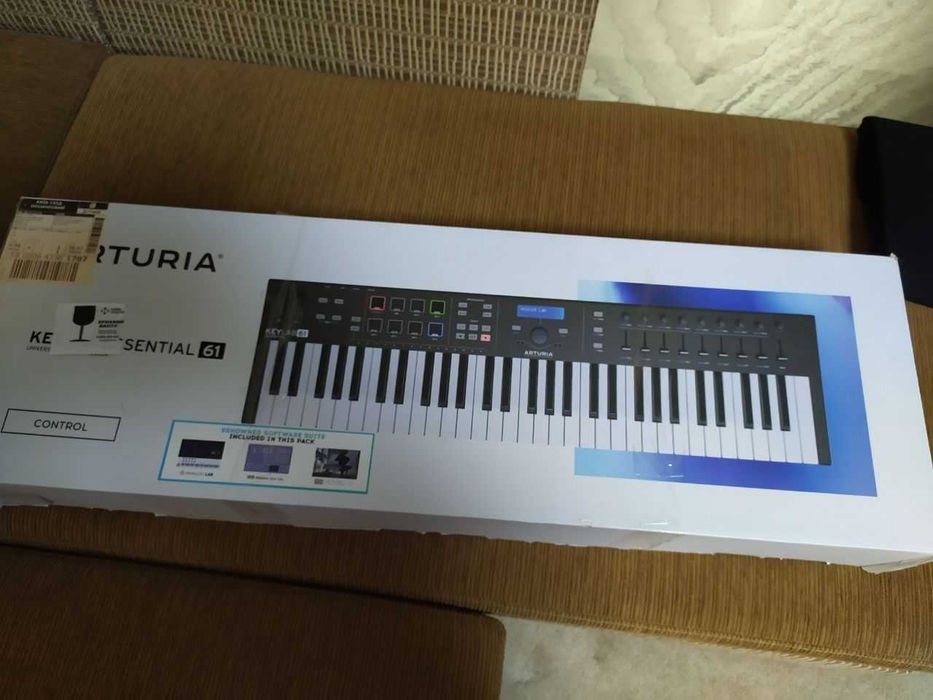 Arturia KeyLab Essential 61 — MIDI-клавіатура