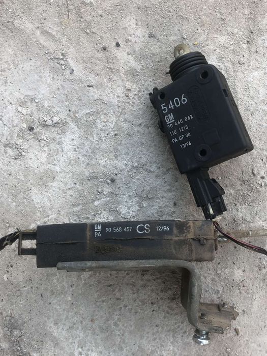 Електро привід замок багажника бака Опель Opel