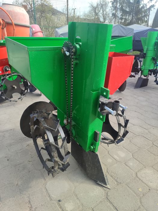 Картоплесаджалка