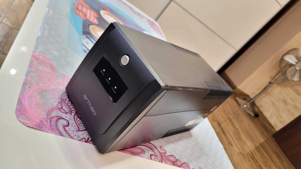 UPS ARMAC HOME 1000E LED 4 POLSKIE GNIAZDKA 230V nowe akumulatory