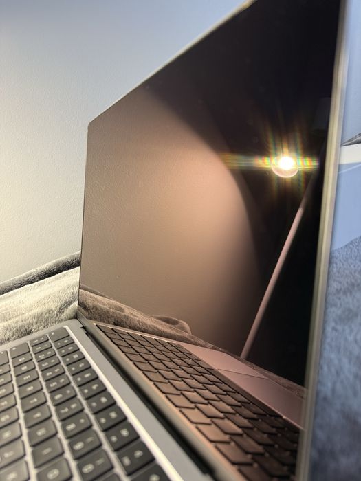 MacBook air M2 8/256 + akcesoria