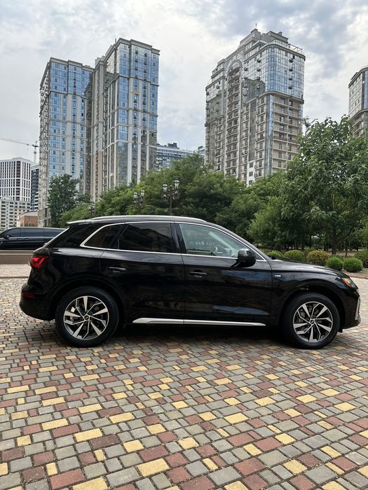 Audi Q5 S line 2021г