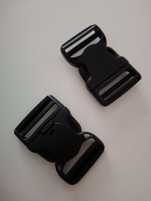 Klamry plastikowe o szer. 5cm 20szt