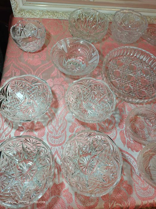 Розпродаж кришталю . Цукерниці, салатники .
