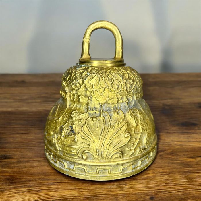 Mosiężny dzwon dekoracyjny