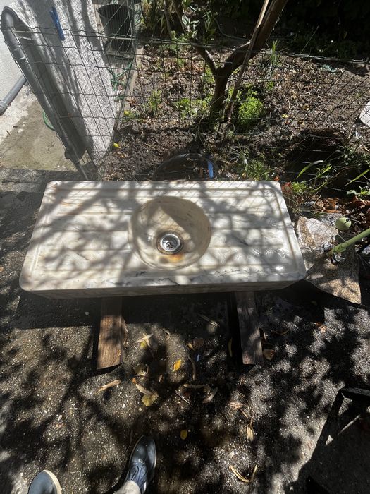 Banca em marmore maciço