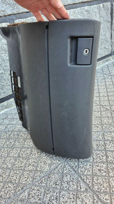 AUDI A4 B5 (8D) - Porta Luvas Preto/Cinza Escuro em muito bom estado!