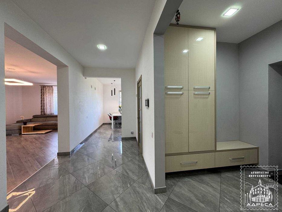 Добротний цегляний будинок в передмісті Рівного (село Бармаки)