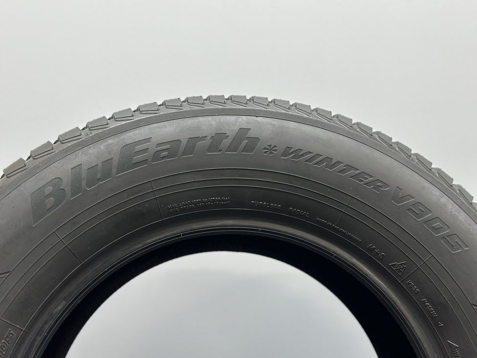 Нові зимові шини Yokohama BluEarth winter V905 285/60 R18 116H