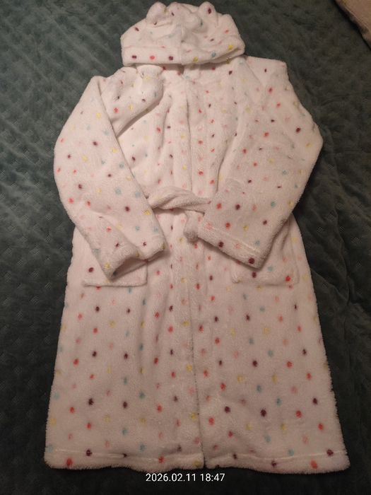 Szlafrok dziewczęcy r. 140