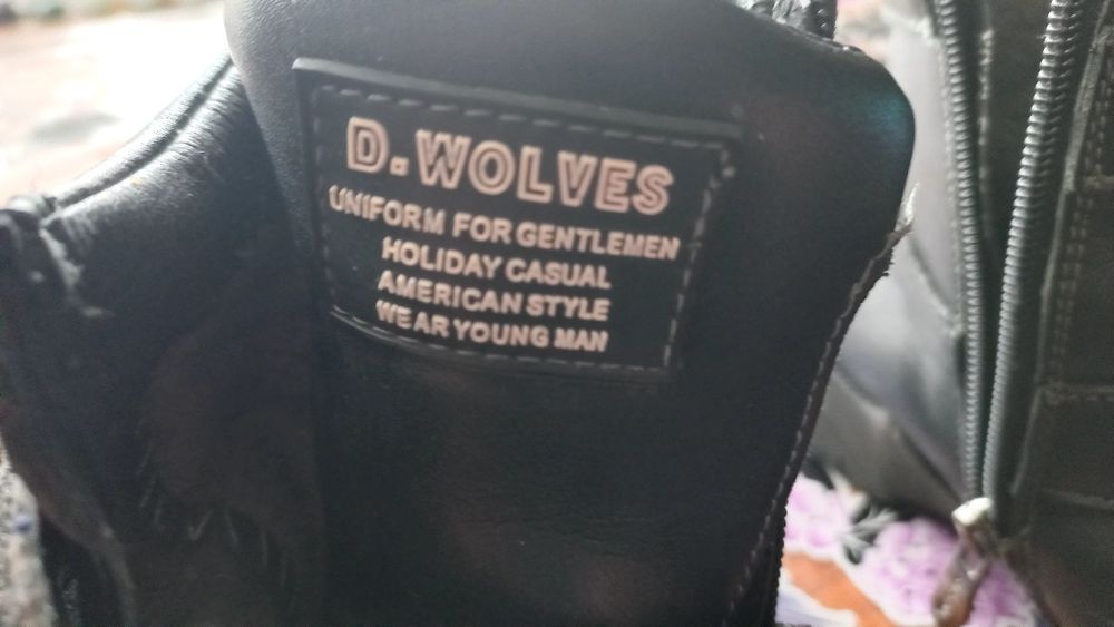 Детские ботинки  .