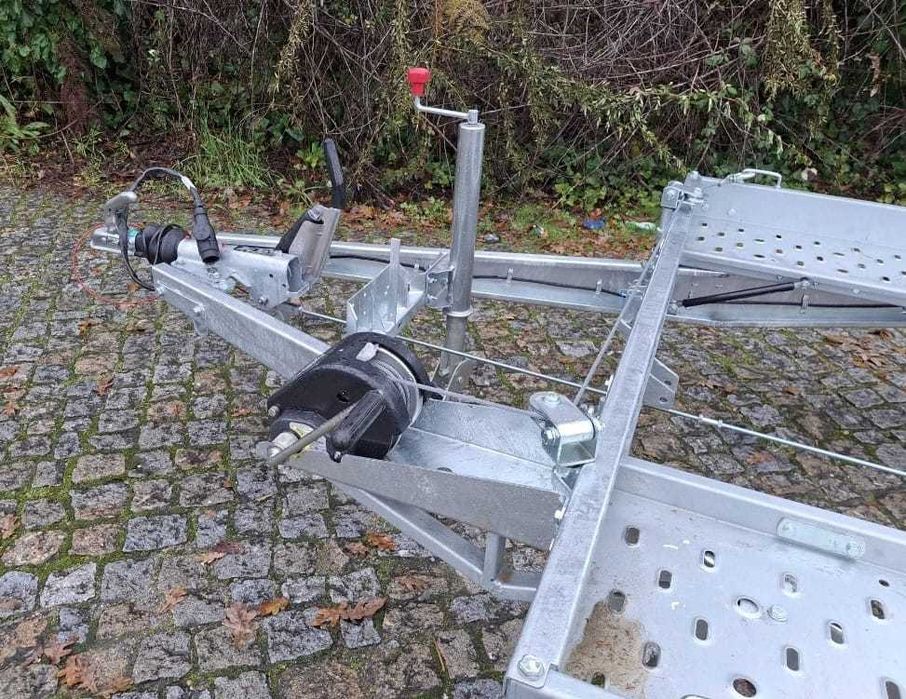 Atrelados / Reboques Porta Carros 1300kg a 2700kg NOVOS