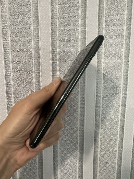 Apple iPhone 11  pro max 256 gb. Неверлок, акб 100