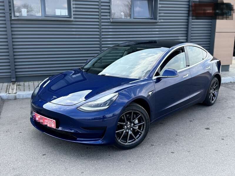 Ареда авто электромобиль  Tesla 3, Тесла