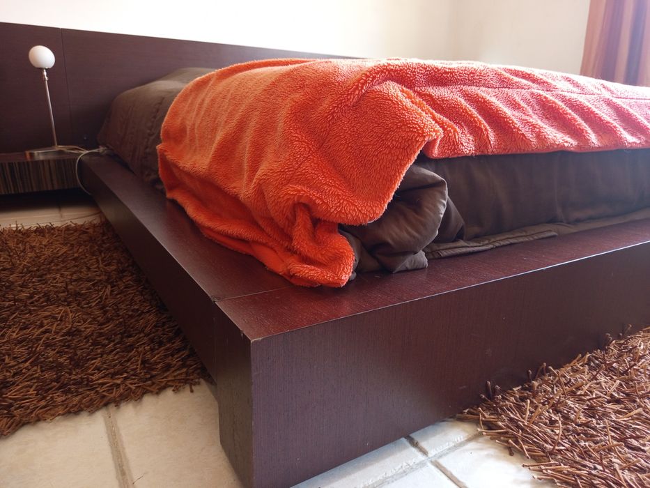 Vendo cama de casal, usada.