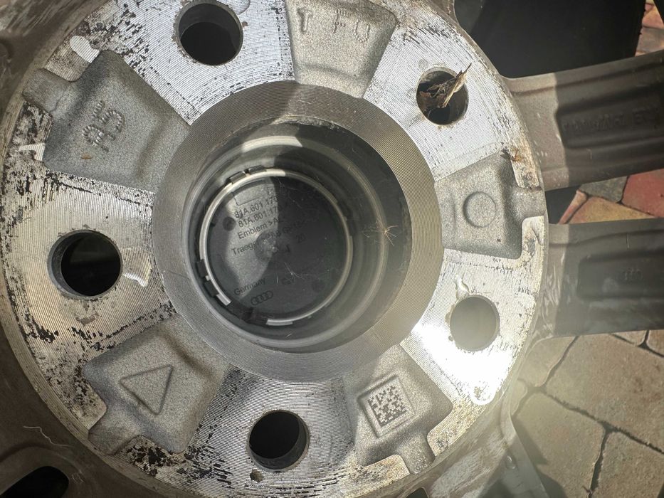 Oryginalne koła zimowe Audi Q7 SQ7 Bridgestone 255/50/R20 AO