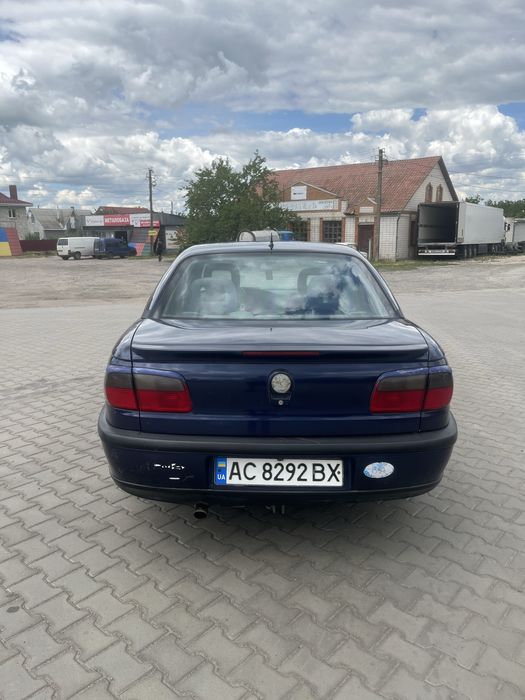 Opel Omega 2.0 16v