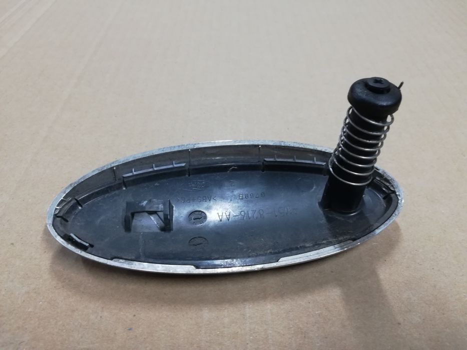 Emblemat znaczek logo Ford w grill przedni Ford Focus mk2 i C-max