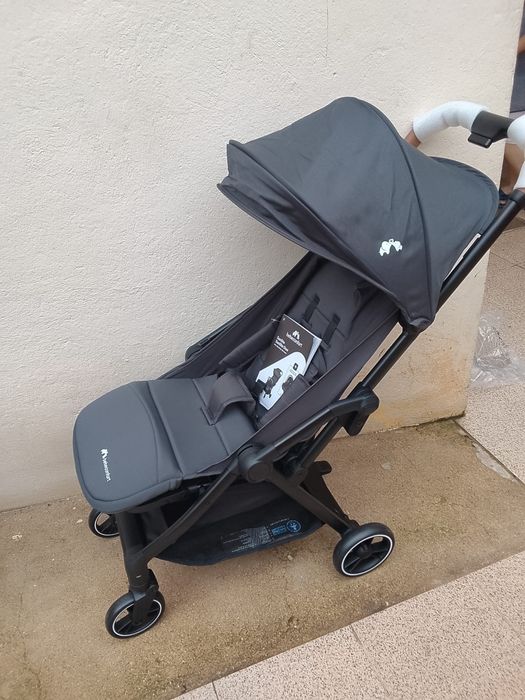 Vendo carrinhos de bebé completamente Novos , a metade do preço !