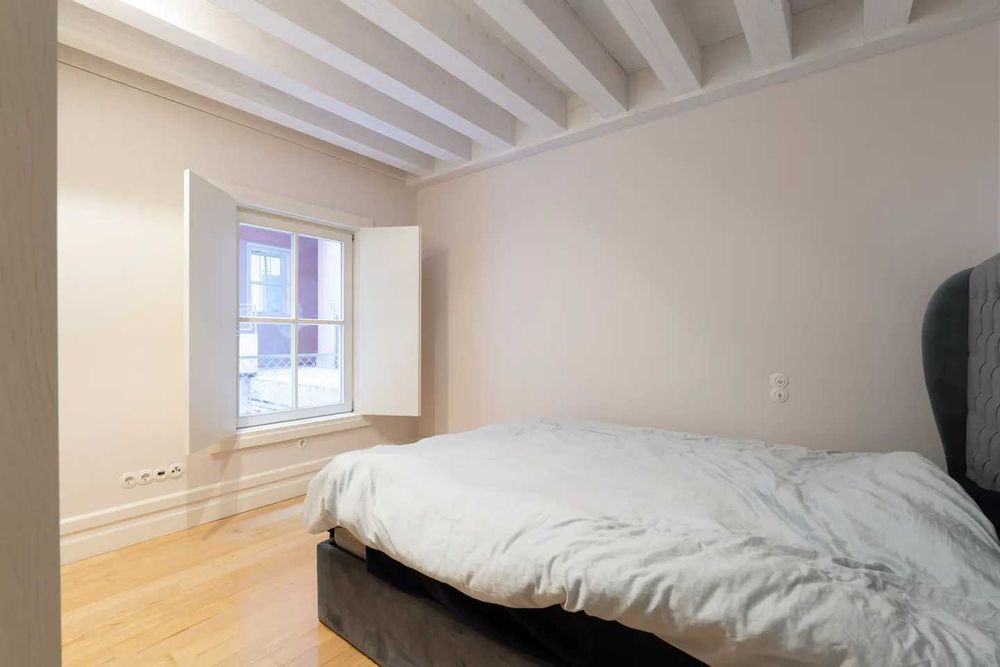 apartamento t3  R. de Mouzinho da Silveira 180