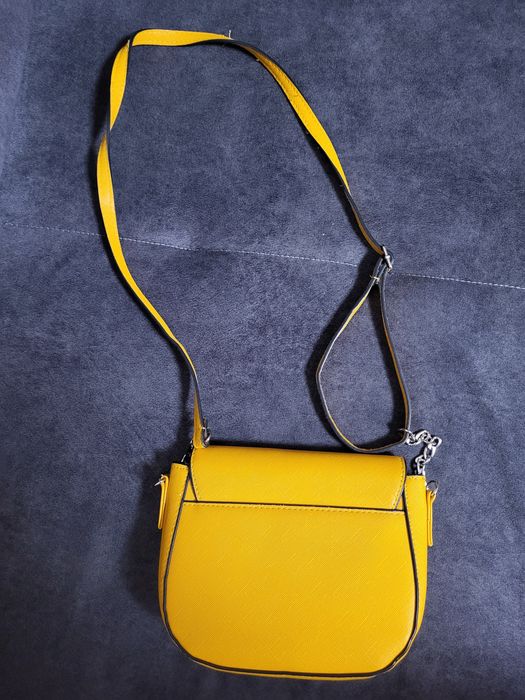 Musztardowa mała torebka