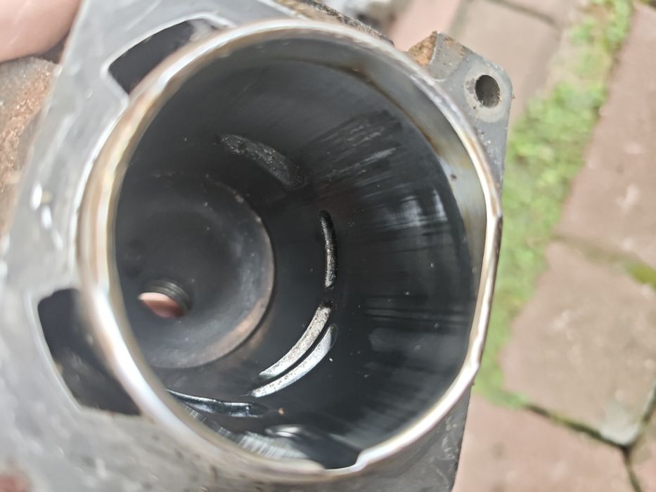 Cylinder orginalny Stihl 261  dwie sztuki