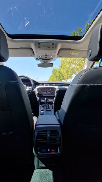 VW Passat Variant PHEV GTE 2021 com 56000km em excelente estado. IVA dedutível.