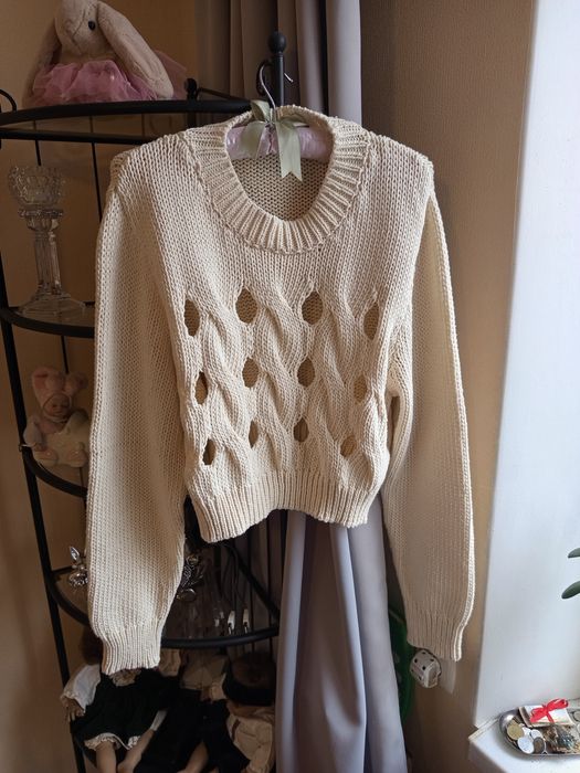 Свитер"calliop"укороченный новый