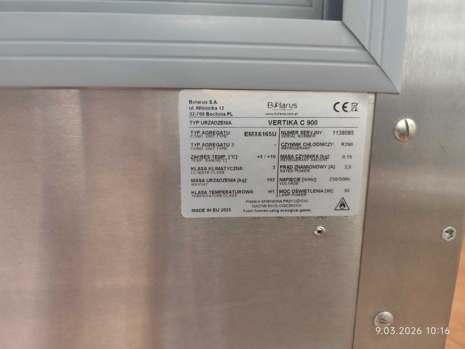 Witryna chłodnicza Bolarus model Vertika C 900