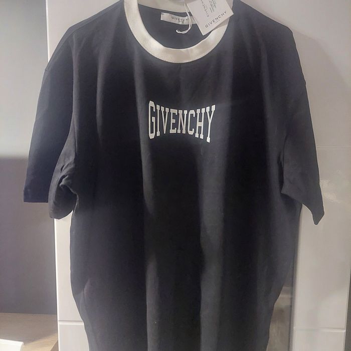 T shirt givenchi